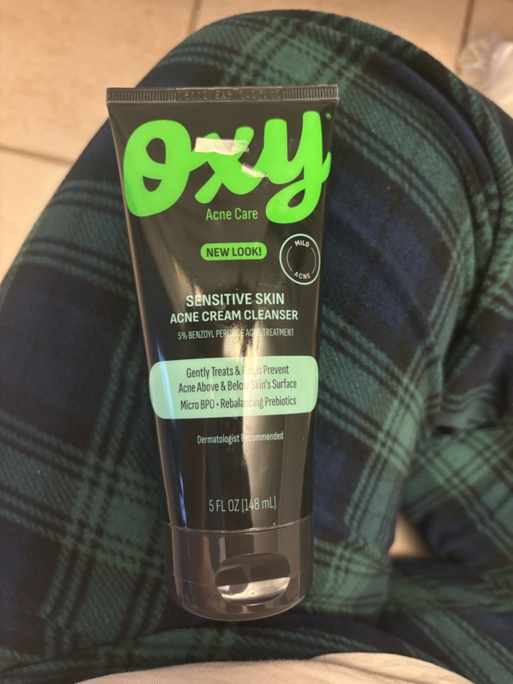 Sensitive Skin Acne Cream - 5 FL OZ - Black with Green Accents